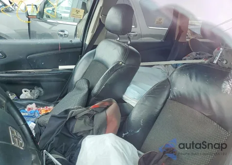 2017 Dodge Journey Crossroad z USA, uszkodzony, nr VIN 3C4PDCGGXHT572537